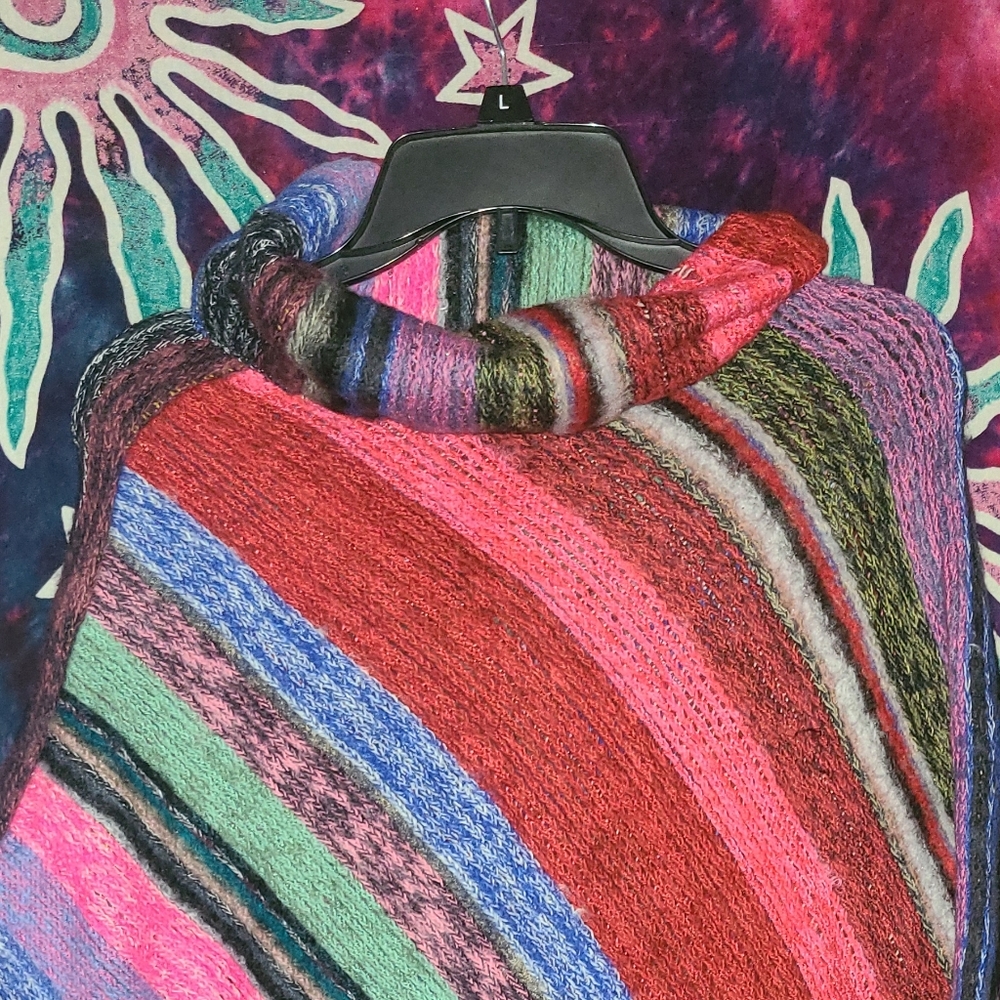 Poncho - Picture 2 of 4